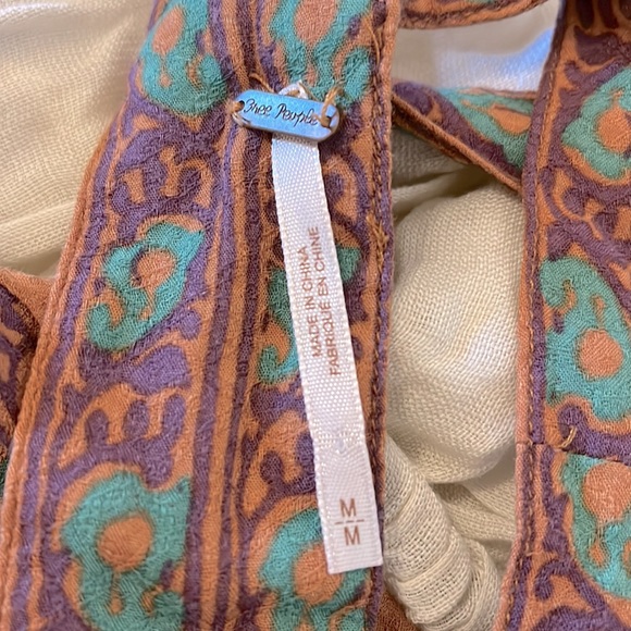 FREE PEOPLE Boho Print Deep-V Low Back Sleeveless Tunic Top Size Medium - Picture 6 of 6